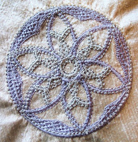 geo-lace-circle-ornament-embroidery