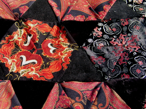 dragon-quilt-fabric-detail