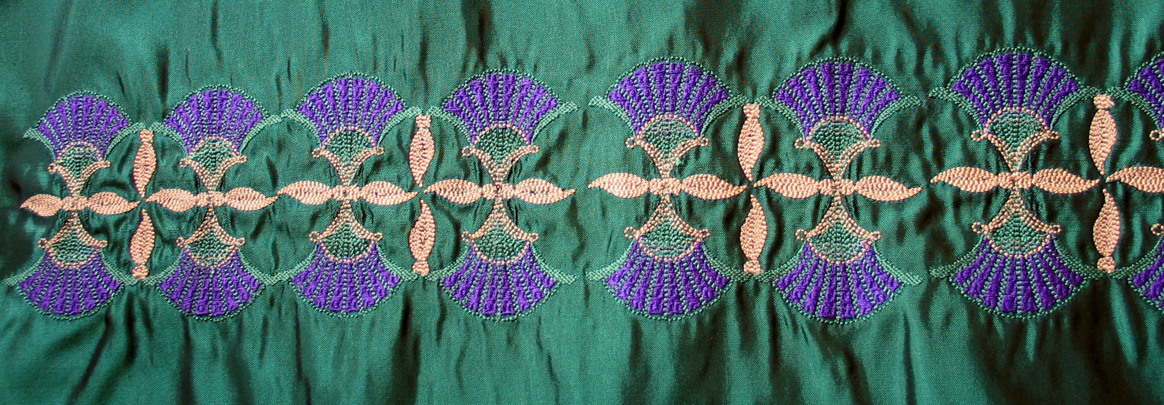 asian-fan-tassel-filled-redwork-border-embroidery
