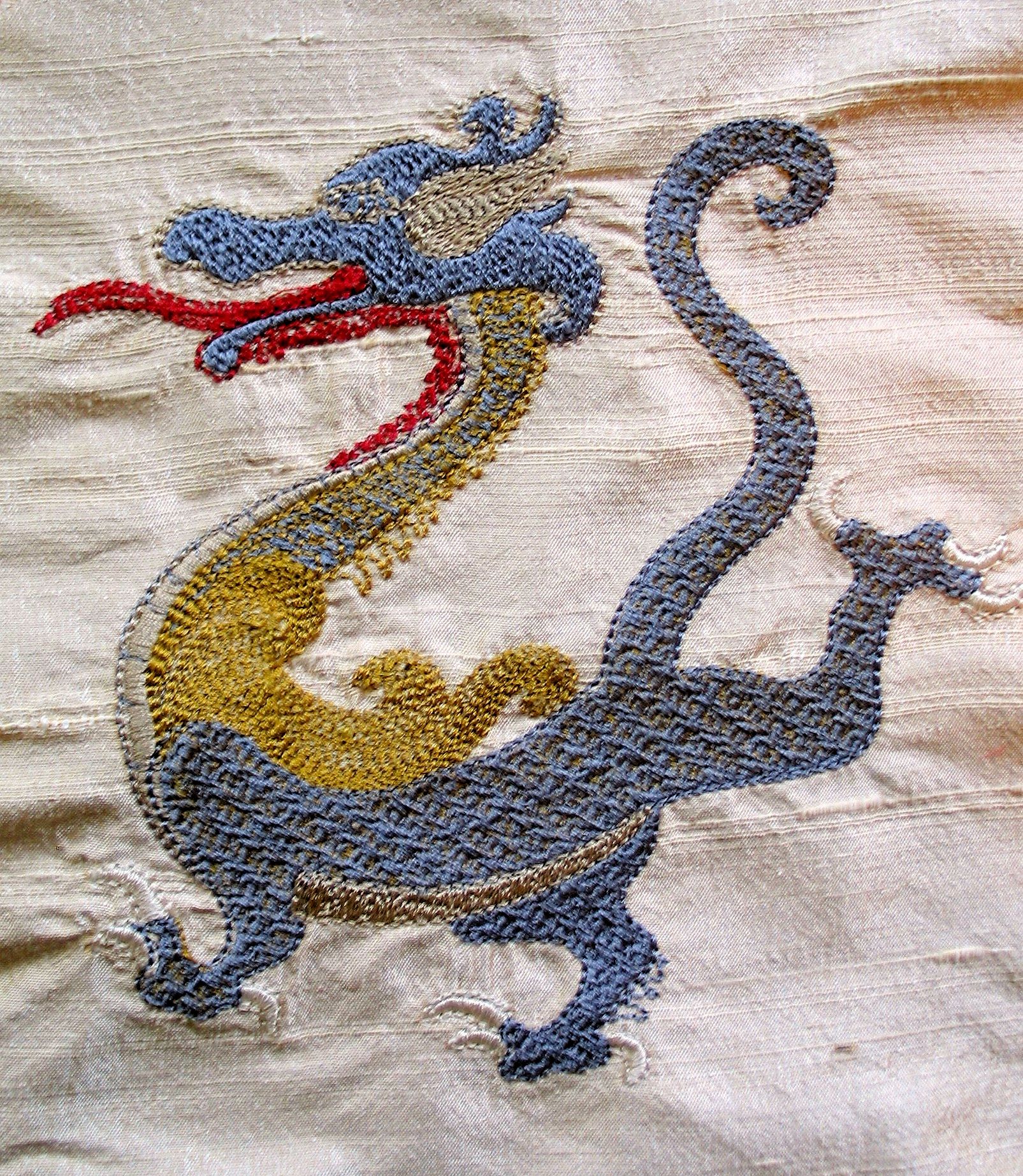 dragon-embroidery-redwork