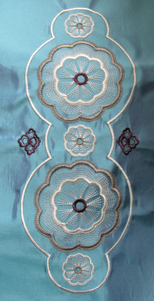 snowflake-circle-framed--border-embroidery