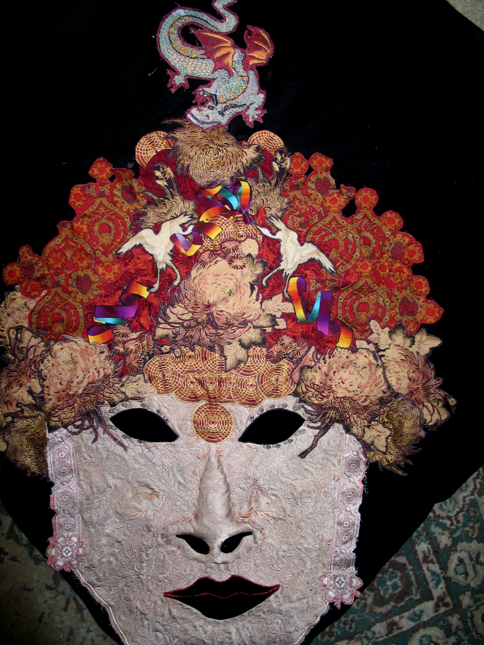 gold-mask-embroidered-applique-mask-quilt
