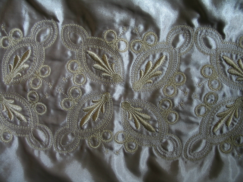 mollies-quilt-border-embroidery-ornament