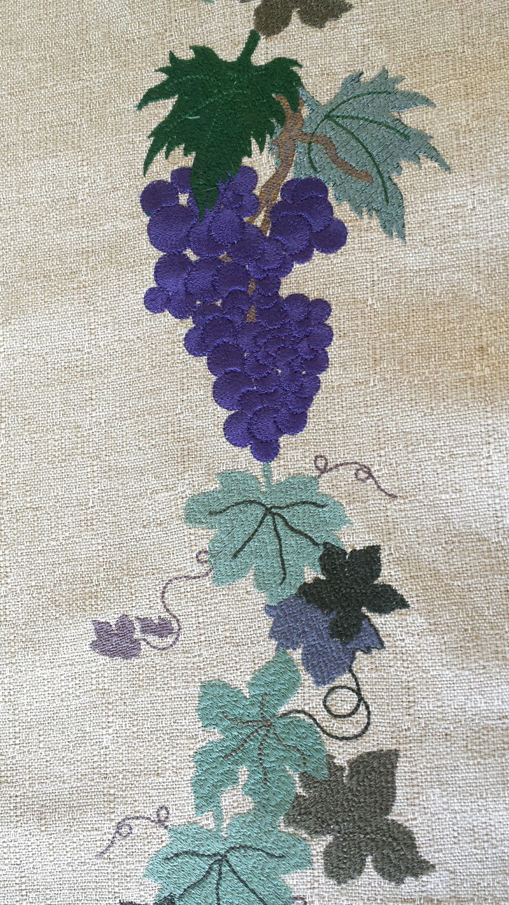 leaf-filled-embroidery