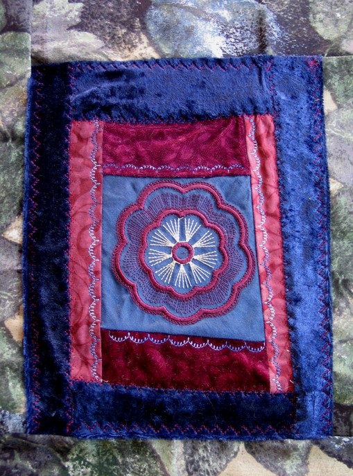 satin-stitch-ornament-abstract-embroidery