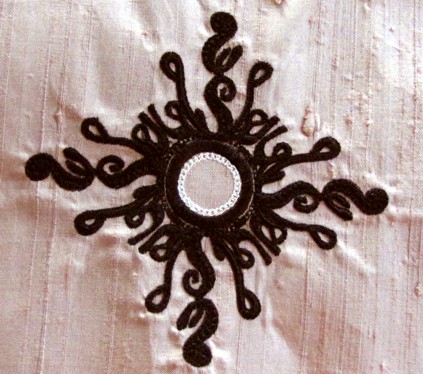 circle-swirl-lace-embroidery